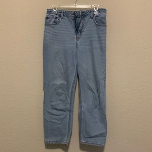 Abercrombie women’s Curve Love mom jean